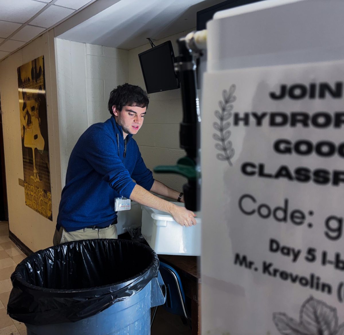LHS Hydroponics Club: Pioneering Hydroponic Growing Setups at LPS